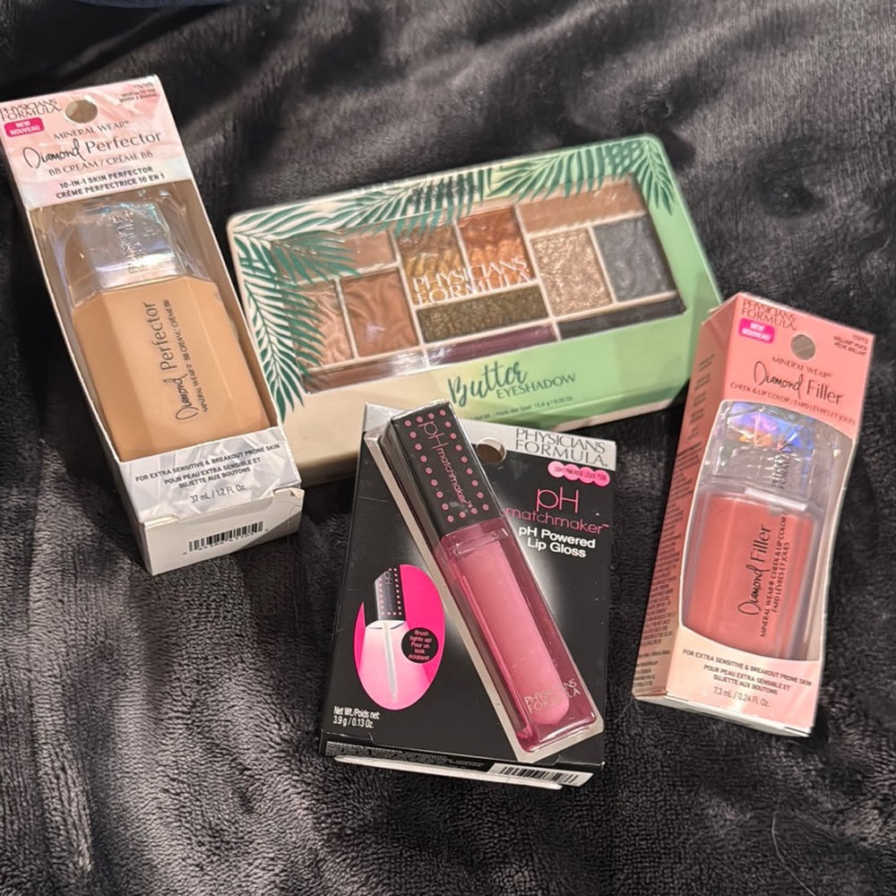 Physicians Formula Makeup Set with Lip Gloss, face cream, Eyeshadow - New